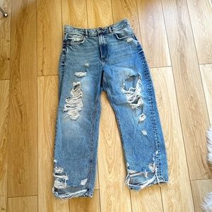 Zara women’s distressed wide leg jeans - Size 8